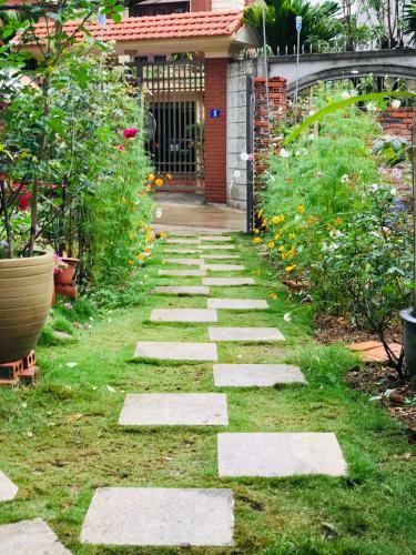 Green Garden Bungalow