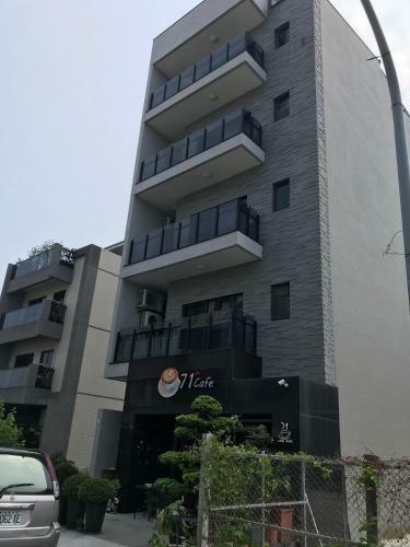 71 Cafe B&B