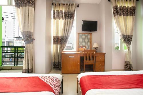 Honey Hotel