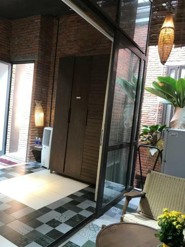 Hostal Ng�i House
