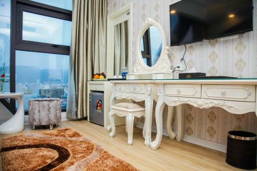 Golden Rose Hotel
