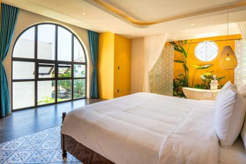 New & Stylish 5bdr Villa With Pool, Karaoke Room, Bbq