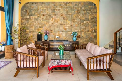 New & Stylish 5bdr Villa With Pool, Karaoke Room, Bbq