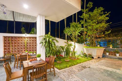 Hoi An Grace River Villa
