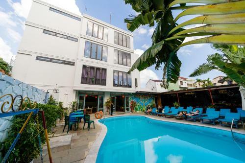 Bed Station Hostel & Pool Bar H?i An " Former Sunflower"
