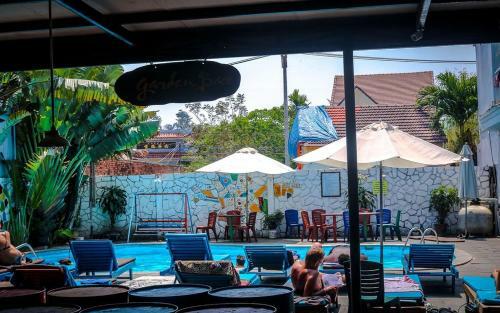 Bed Station Hostel & Pool Bar H?i An " Former Sunflower"