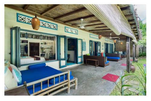 Barefoot Beach House