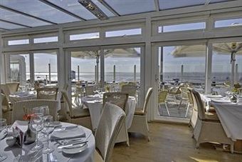 Roslin Beach Hotel