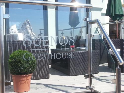 Hostal Suenos Guesthouse