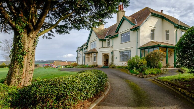 Bed & Breakfast Cedar House