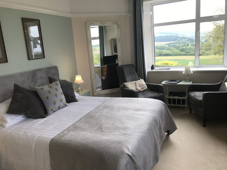Bed & Breakfast Cedar House
