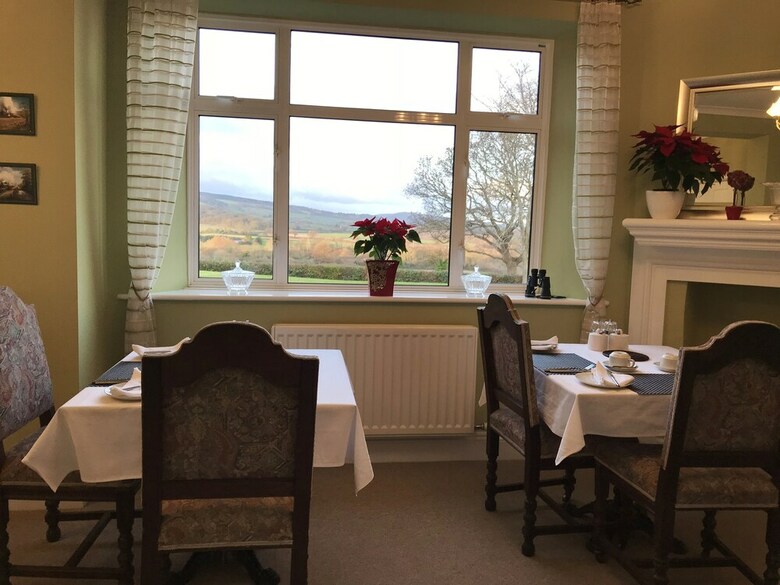 Bed & Breakfast Cedar House