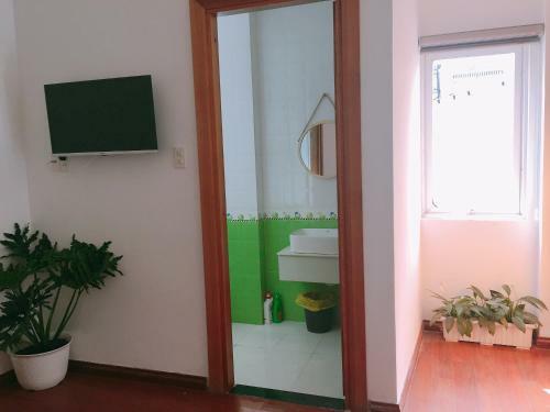 Hot Home 2 - Phan ?inh Phung