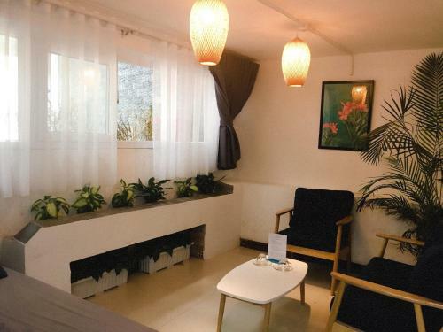 Hot Home 2 - Phan ?inh Phung