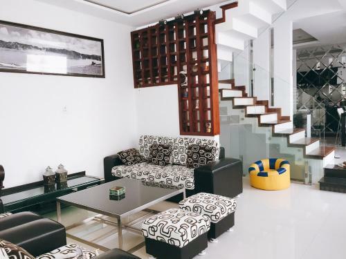 Hot Home 2 - Phan ?inh Phung