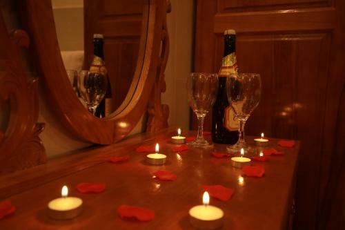 Ves - Pa Luxury Hotel