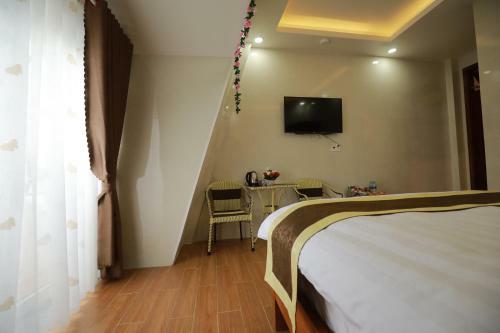 Ves - Pa Luxury Hotel