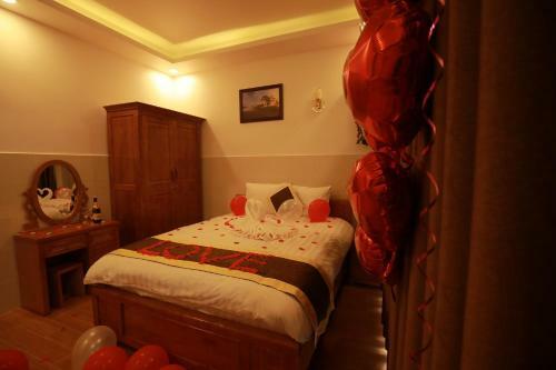Ves - Pa Luxury Hotel