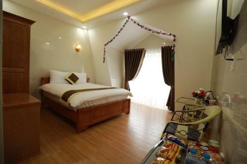 Ves - Pa Luxury Hotel