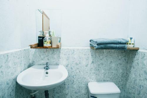 Hostal Cafe Homestay G?c Th�ng Gi�
