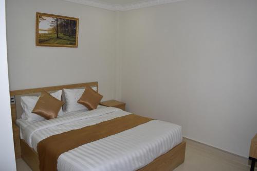 Hotel Kh�ch S?n D?ng Th?o