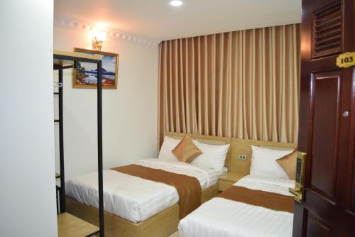 Hotel Kh�ch S?n D?ng Th?o