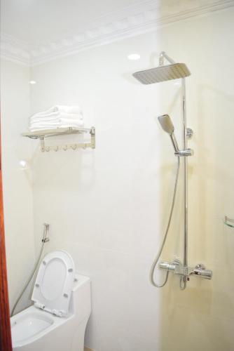 Hotel Kh�ch S?n D?ng Th?o