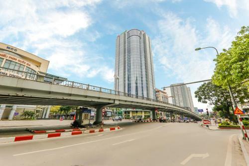 Hotel Oyo 1055 Hong Anh Motel