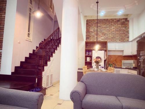 Mayhouse - May Sky View 51hh