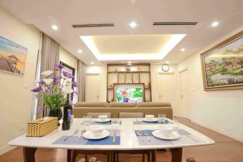 *bom Homes* Imperia Garden Residence Apartment