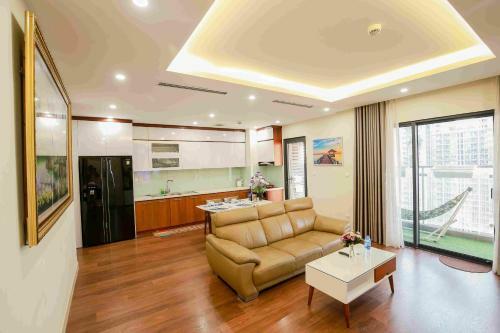 *bom Homes* Imperia Garden Residence Apartment