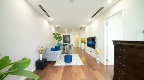 *bom Homes* Imperia Garden Residence Apartment