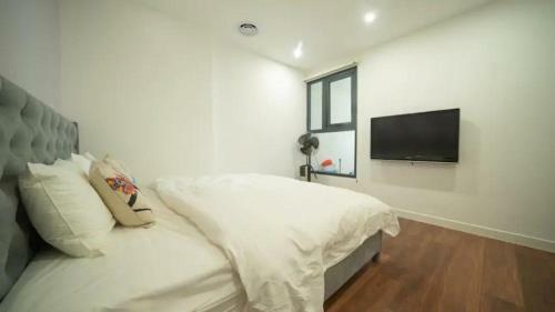 *bom Homes* Imperia Garden Residence Apartment
