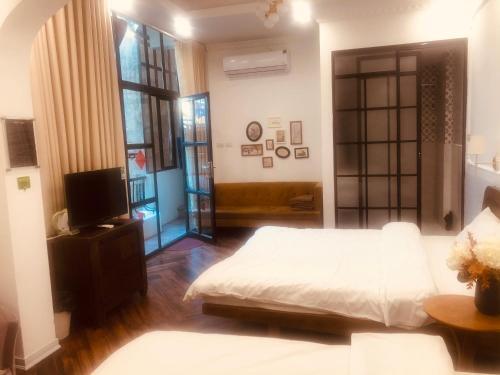 Hotel Aura Home 7