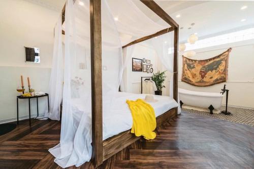 Hotel Aura Home 7