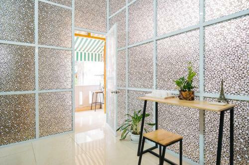 Aura Home 5