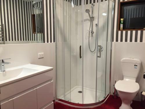 Ron And Tony's Bed & Breakfast