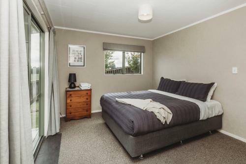 Anchors Away - Urenui