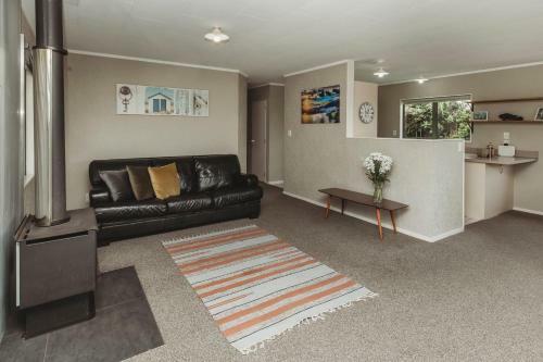 Anchors Away - Urenui