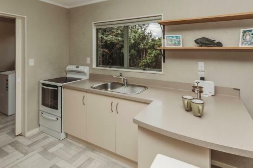 Anchors Away - Urenui