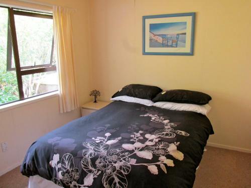 Dolphin Hideaway - Tutukaka Bach