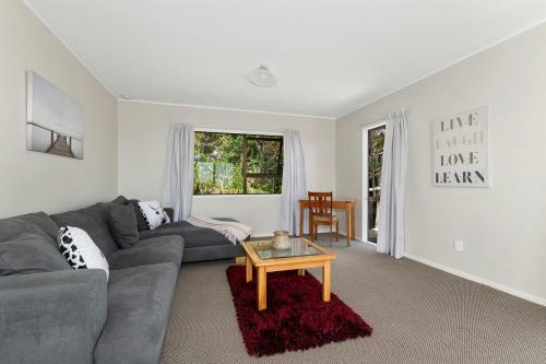 Dolphin Hideaway - Tutukaka Bach