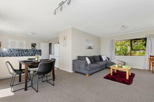Dolphin Hideaway - Tutukaka Bach