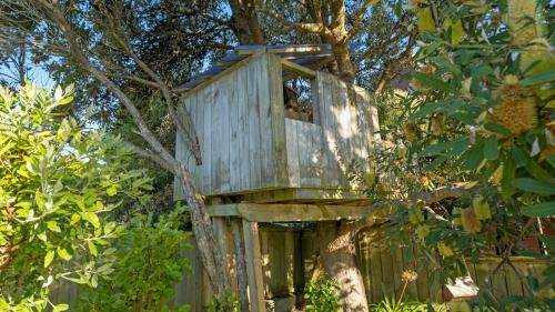 Kapiti Views - Waikanae Beach Holiday Home