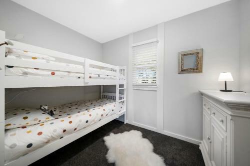 The Long House - Waikanae Holiday Home