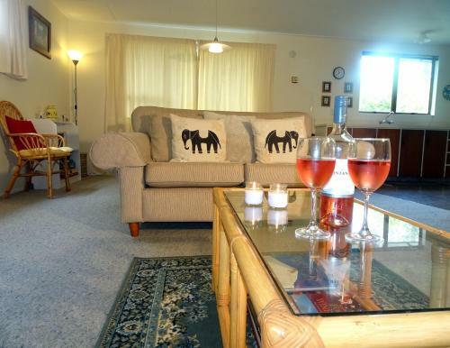 Smokebush Cottage - Holiday Home Exclusively Yours