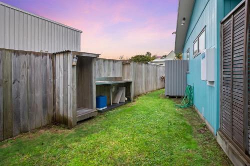 The Bach - Waihi Beach Holiday Home