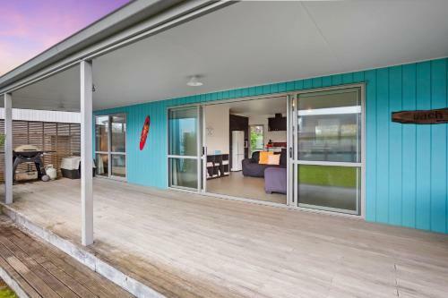 The Bach - Waihi Beach Holiday Home