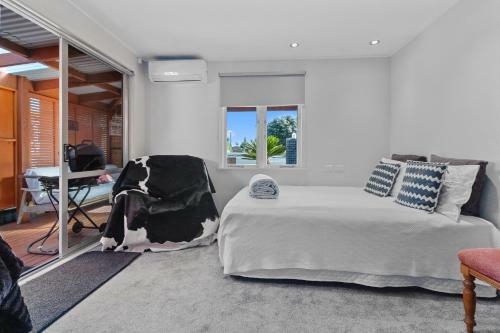 Bach On Wilson - Waihi Beach Holiday Home