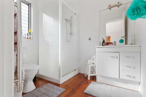Bach On Wilson - Waihi Beach Holiday Home